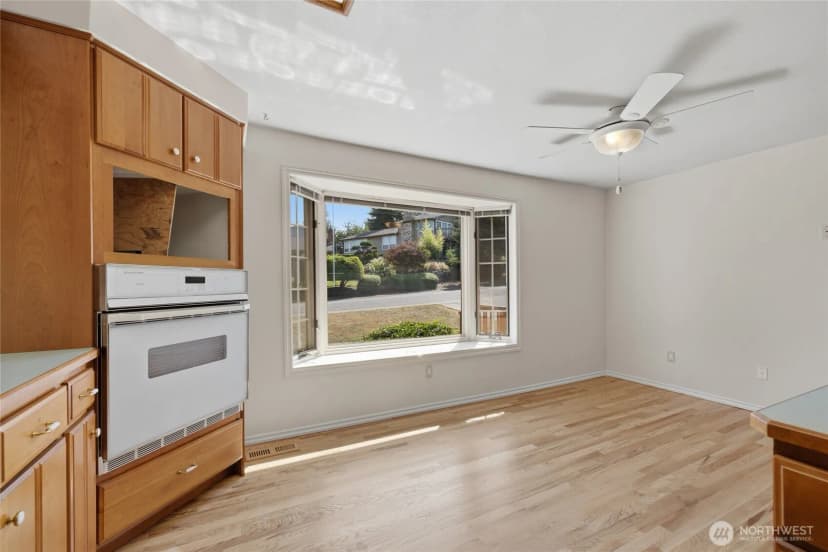Property photo for 31423 42nd Place Sw, Federal Way photo 14