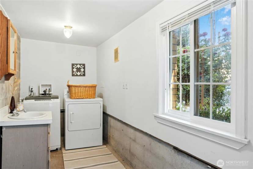 Property photo for 469 Maple Avenue Sw, Renton photo 19
