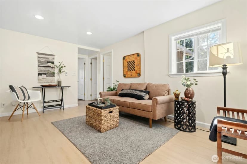Property photo for 469 Maple Avenue Sw, Renton photo 4