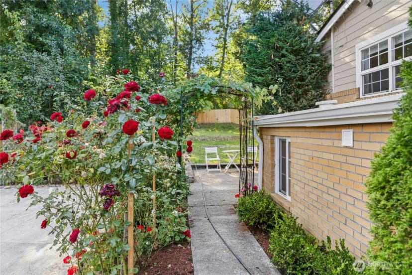 Property photo for 469 Maple Avenue Sw, Renton photo 31