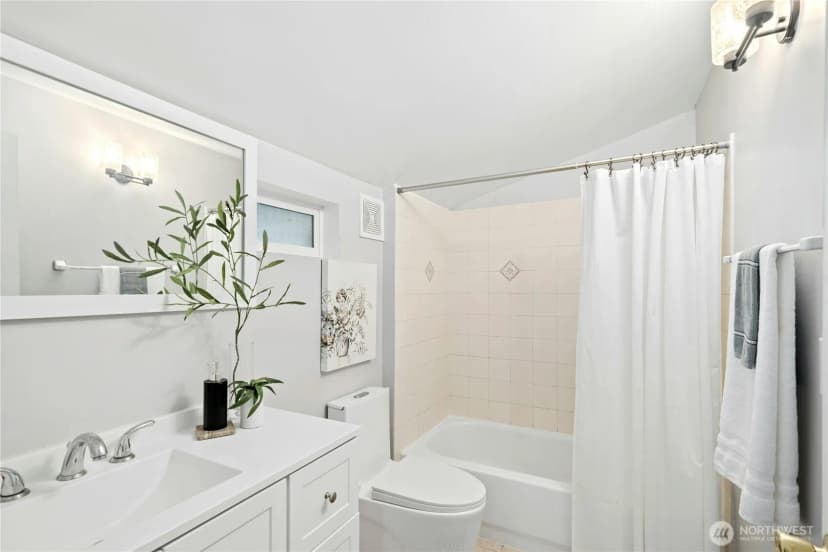Property photo for 469 Maple Avenue Sw, Renton photo 18