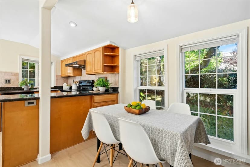 Property photo for 469 Maple Avenue Sw, Renton photo 11