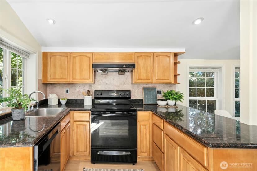 Property photo for 469 Maple Avenue Sw, Renton photo 8