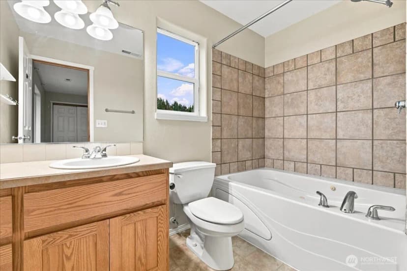 Property photo for 919 Nw 11th Avenue, Battle Ground photo 7