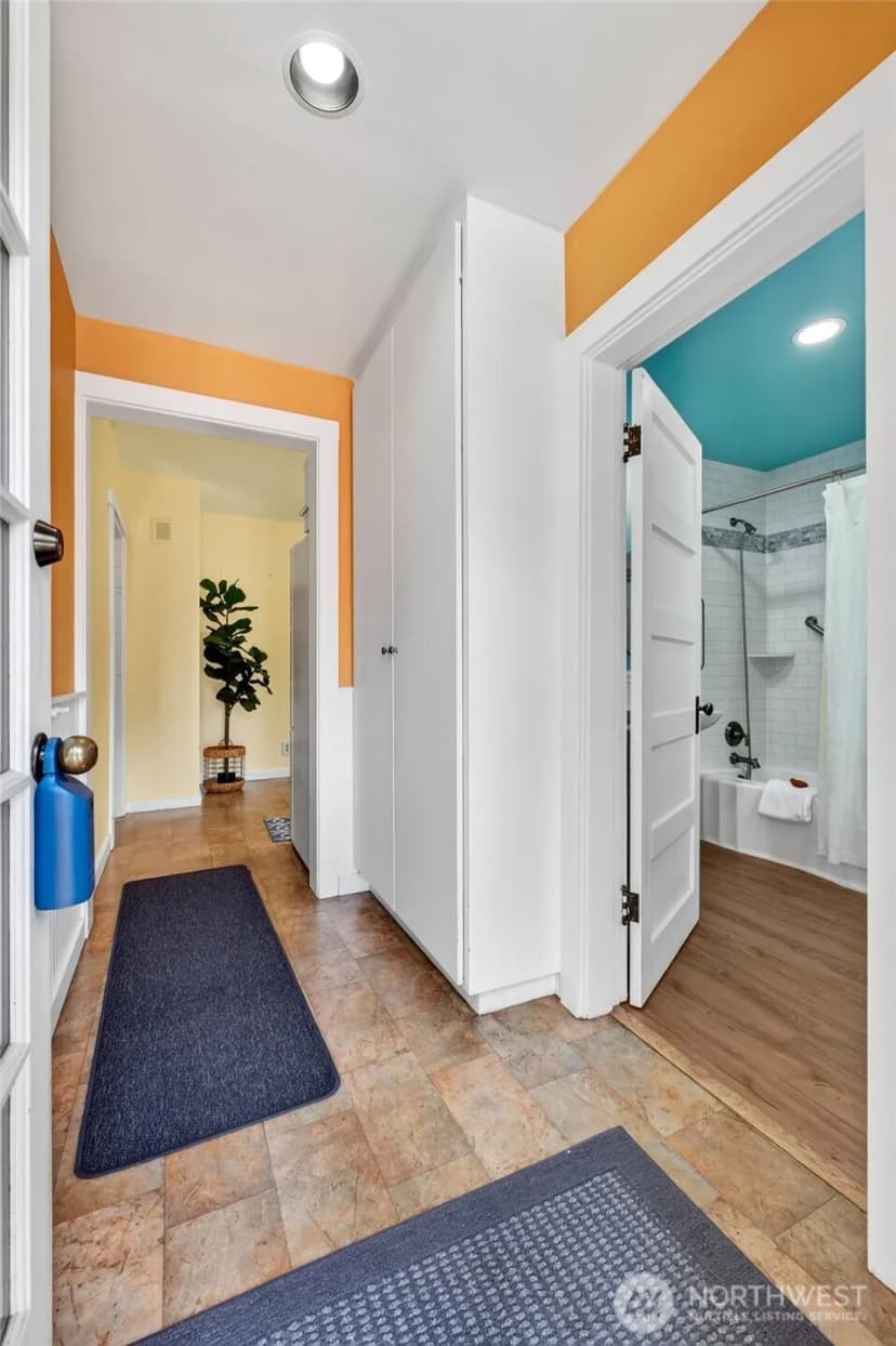 Property photo for 906 Sw 130th Street, Burien photo 15