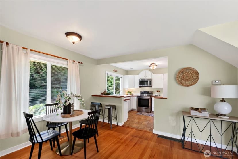 Property photo for 906 Sw 130th Street, Burien photo 9