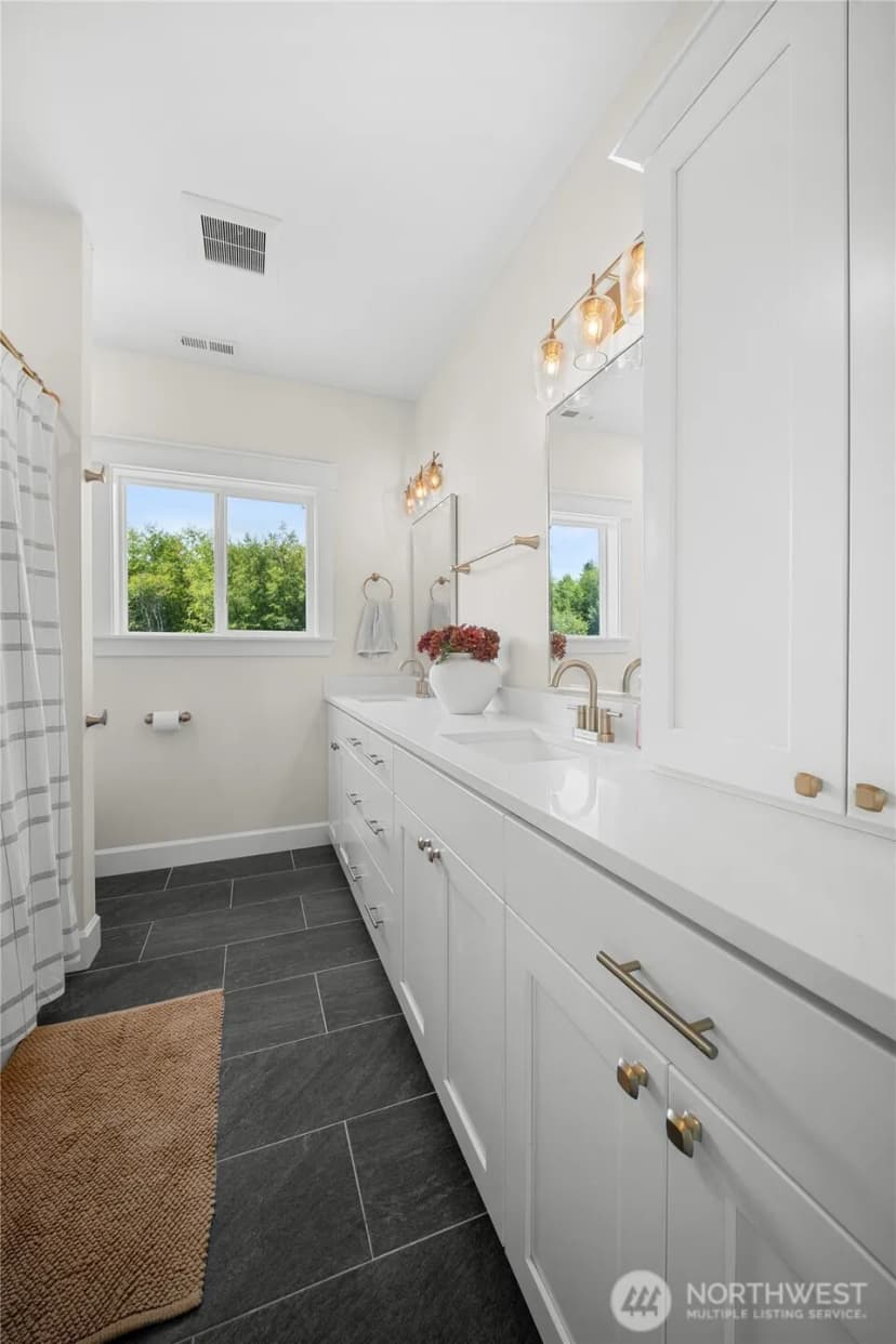 Property photo for 11010 Salmon Creek Lane Sw, Olympia photo 24