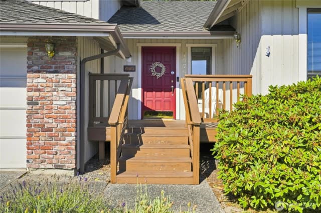 Property photo for 10704 44th Avenue Se, Everett photo 2