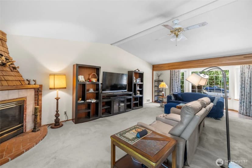 Property photo for 319 Shelter Bay Drive, La Conner photo 10