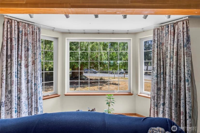 Property photo for 319 Shelter Bay Drive, La Conner photo 12