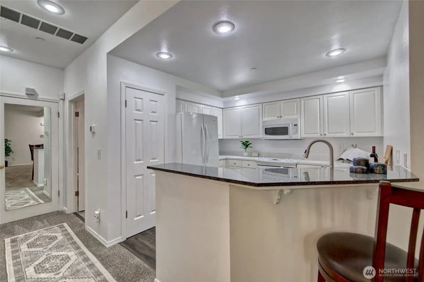 Property photo for 714 228th Street Sw #o-101, Bothell photo 9