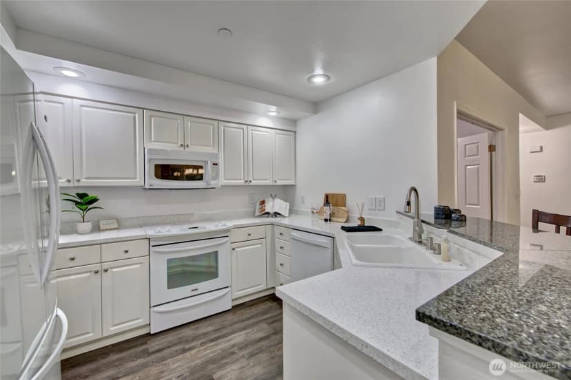 Property photo for 714 228th Street Sw #o-101, Bothell photo 10