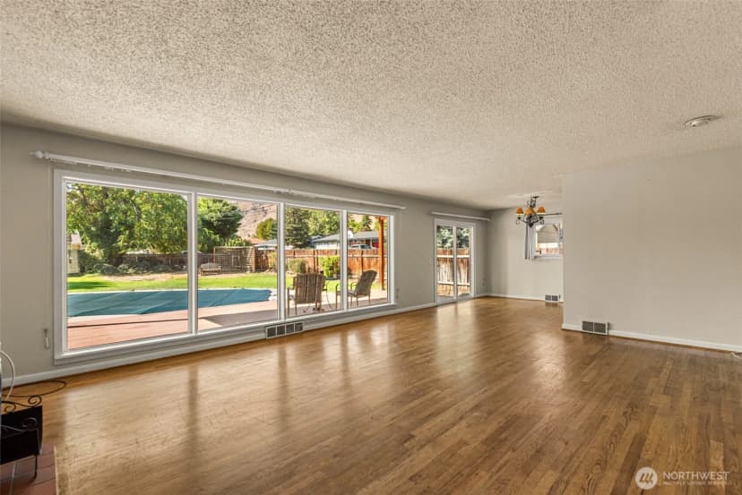 Property photo for 1225 Castlerock Avenue, Wenatchee photo 21