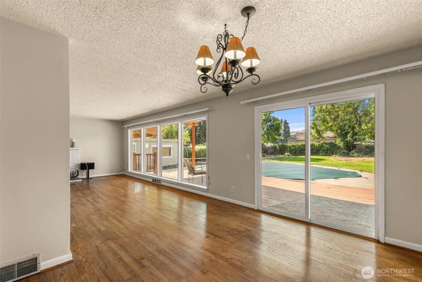 Property photo for 1225 Castlerock Avenue, Wenatchee photo 18
