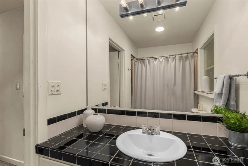 Property photo for 1225 Castlerock Avenue, Wenatchee photo 25
