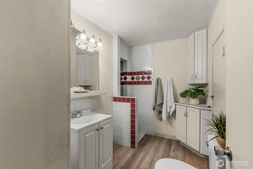 Property photo for 1225 Castlerock Avenue, Wenatchee photo 8