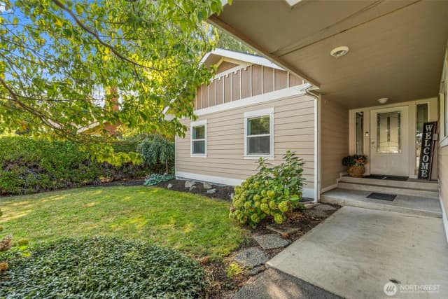 Property photo for 1225 Castlerock Avenue, Wenatchee photo 3