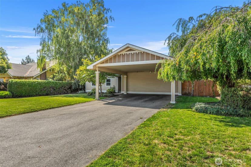 Property photo for 1225 Castlerock Avenue, Wenatchee photo 4