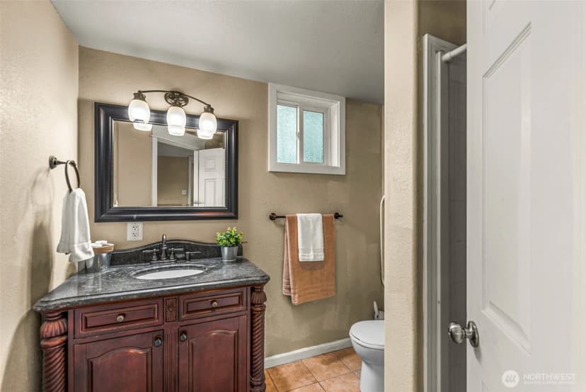 Property photo for 1225 Castlerock Avenue, Wenatchee photo 7