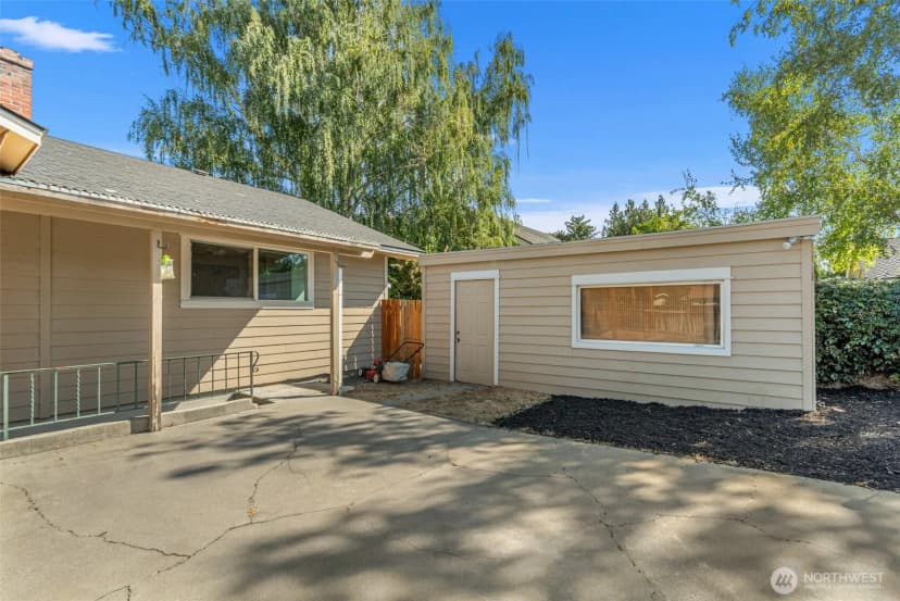 Property photo for 1225 Castlerock Avenue, Wenatchee photo 35