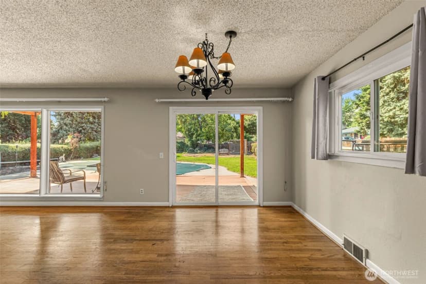 Property photo for 1225 Castlerock Avenue, Wenatchee photo 17