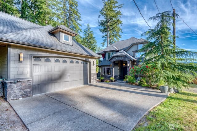 Property photo for 15718 Scenic Shores Drive Se, Yelm photo 4