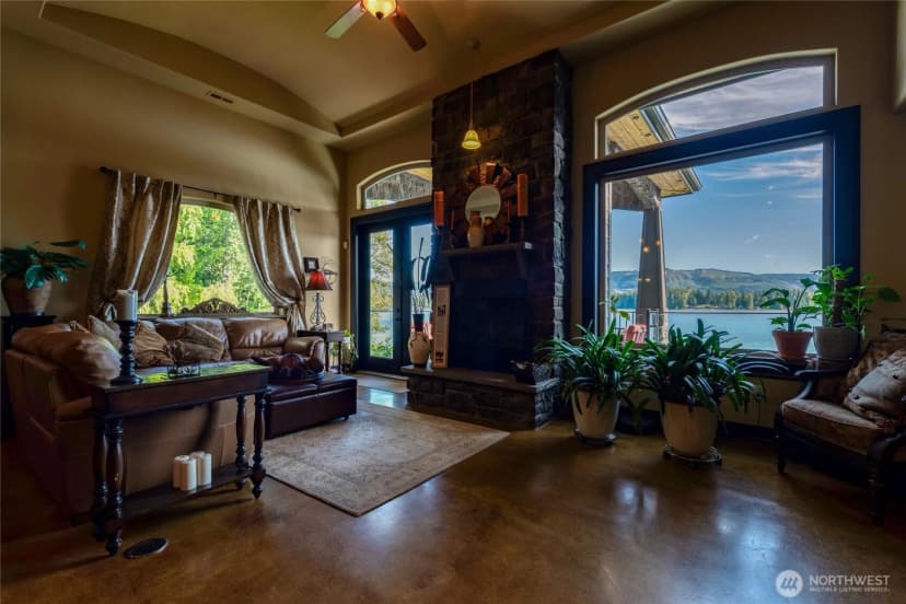 Property photo for 15718 Scenic Shores Drive Se, Yelm photo 16