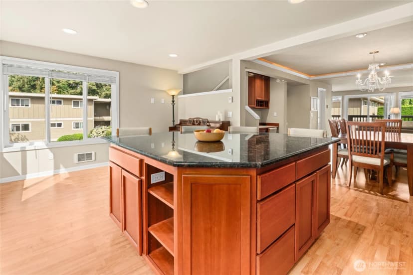 Property photo for 7803 218 Street Sw #d, Edmonds photo 9