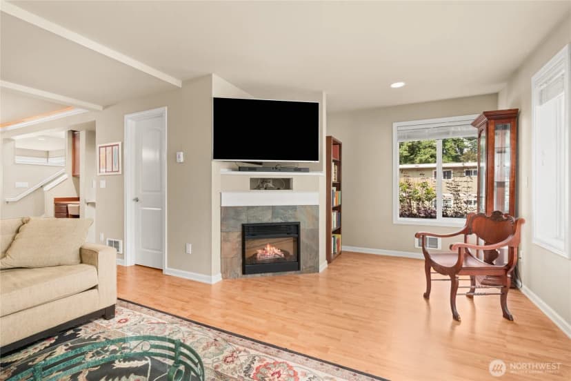 Property photo for 7803 218 Street Sw #d, Edmonds photo 17