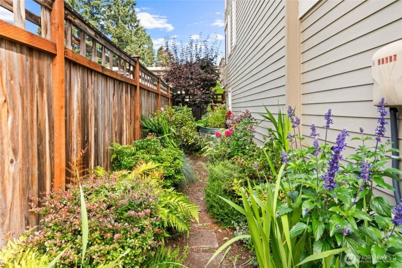 Property photo for 7803 218 Street Sw #d, Edmonds photo 32