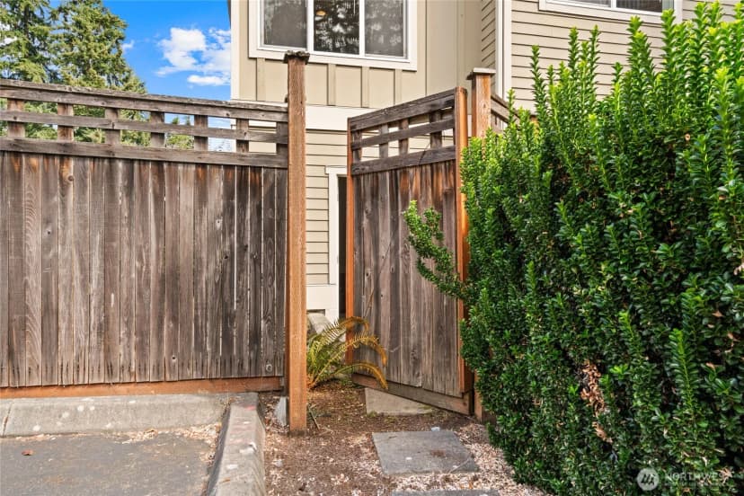 Property photo for 7803 218 Street Sw #d, Edmonds photo 34