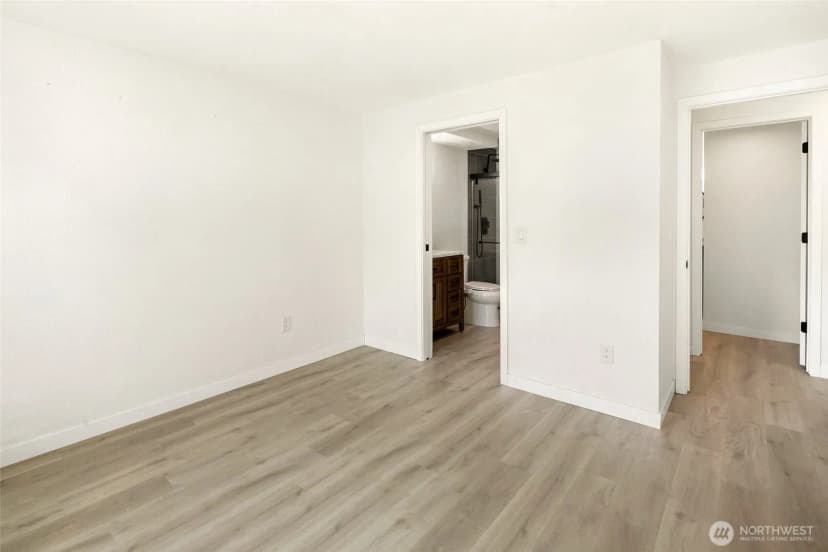 Property photo for 9255 Greenwood Avenue N #27, Seattle photo 11