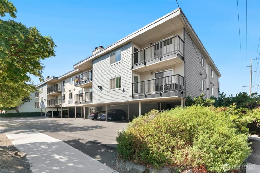Property photo for 9255 Greenwood Avenue N #27, Seattle photo 19