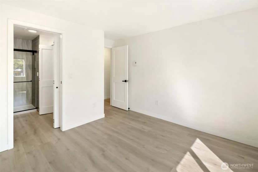 Property photo for 9255 Greenwood Avenue N #27, Seattle photo 12