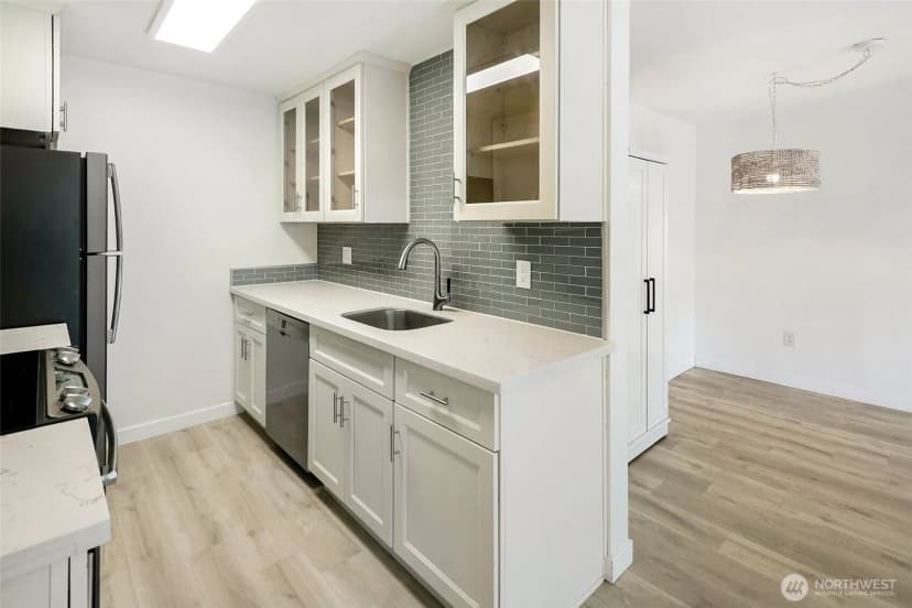 Property photo for 9255 Greenwood Avenue N #27, Seattle photo 3