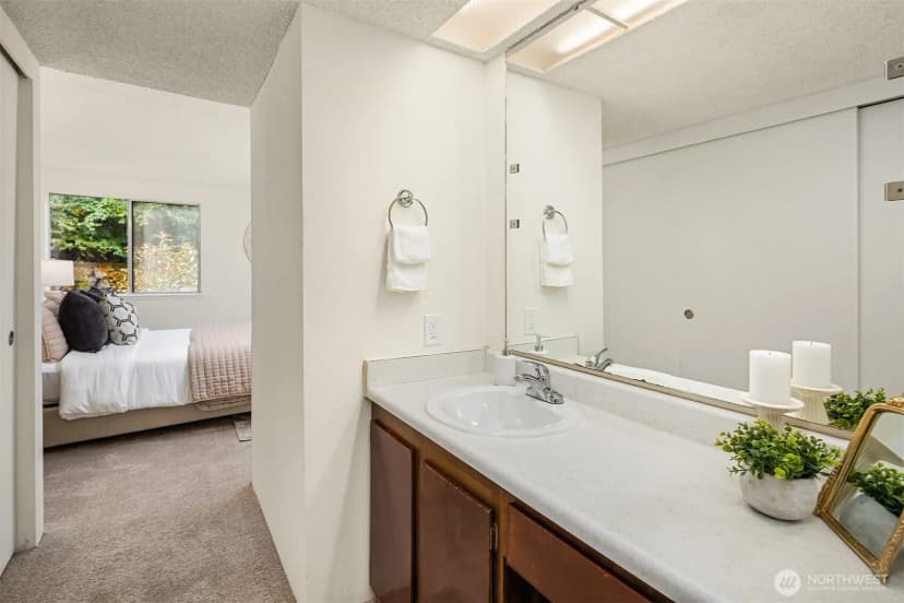 Property photo for 4727 W Lake Sammamish Parkway Se #b206, Issaquah photo 7