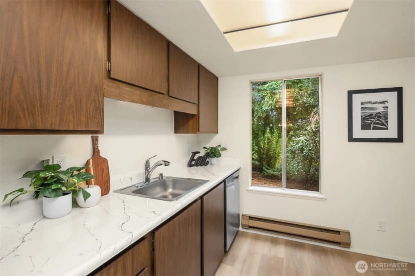 Property photo for 4727 W Lake Sammamish Parkway Se #b206, Issaquah photo 13