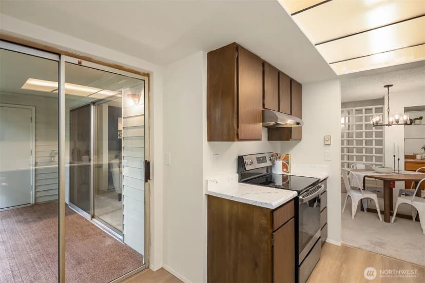 Property photo for 4727 W Lake Sammamish Parkway Se #b206, Issaquah photo 14