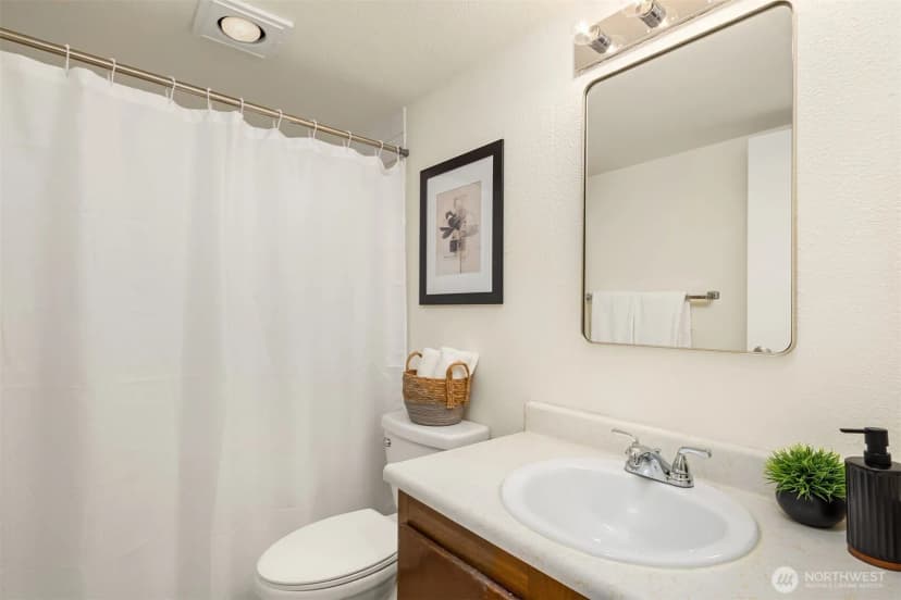 Property photo for 4727 W Lake Sammamish Parkway Se #b206, Issaquah photo 8
