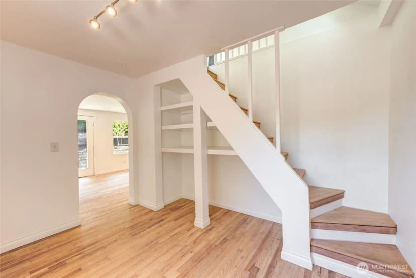 Property photo for 8183 Ne 165th Street, Kenmore photo 11