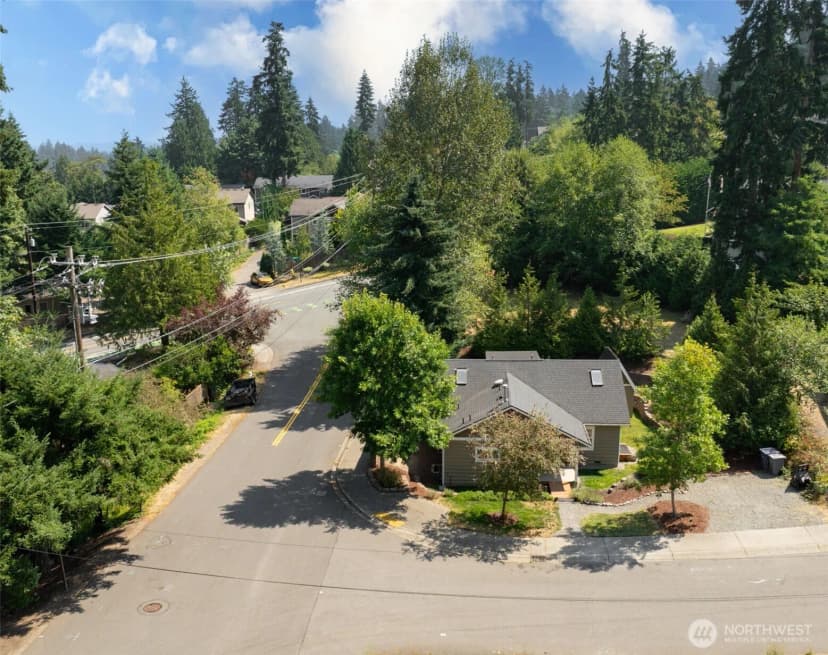 Property photo for 8183 Ne 165th Street, Kenmore photo 26
