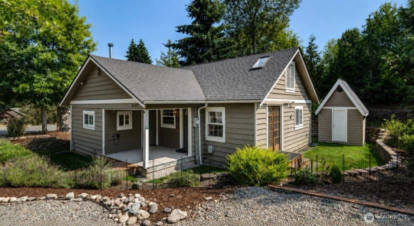 Property photo for 8183 Ne 165th Street, Kenmore photo 2