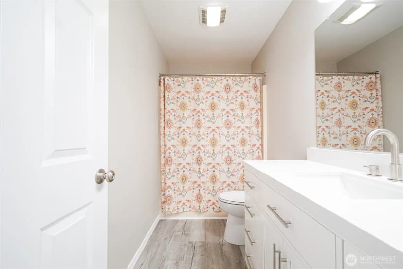 Property photo for 19500 6th Avenue S, Des Moines photo 31