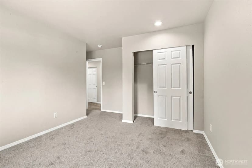 Property photo for 19500 6th Avenue S, Des Moines photo 26