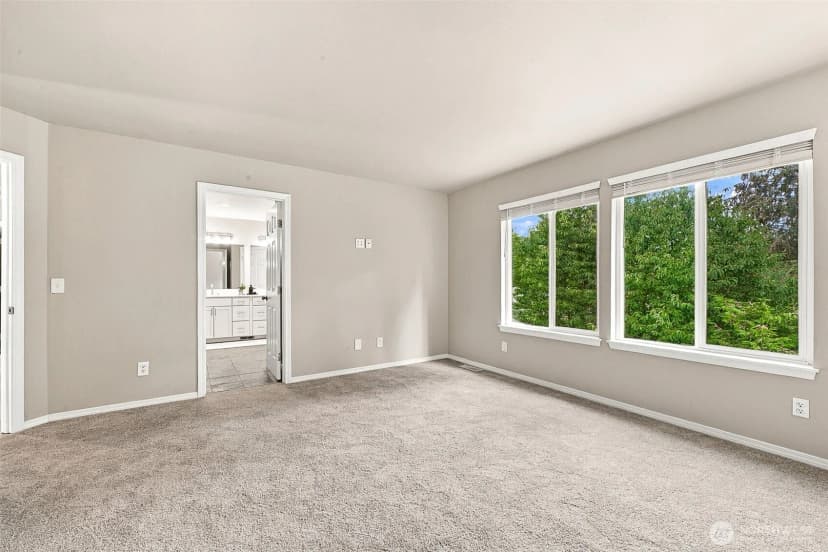 Property photo for 19500 6th Avenue S, Des Moines photo 16