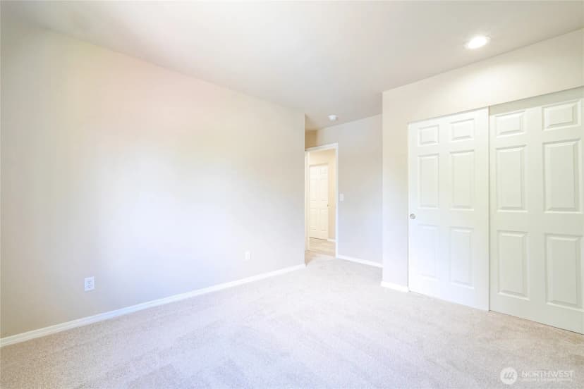 Property photo for 19500 6th Avenue S, Des Moines photo 30