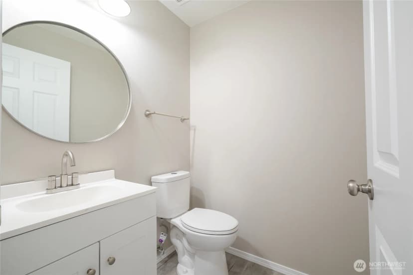 Property photo for 19500 6th Avenue S, Des Moines photo 33