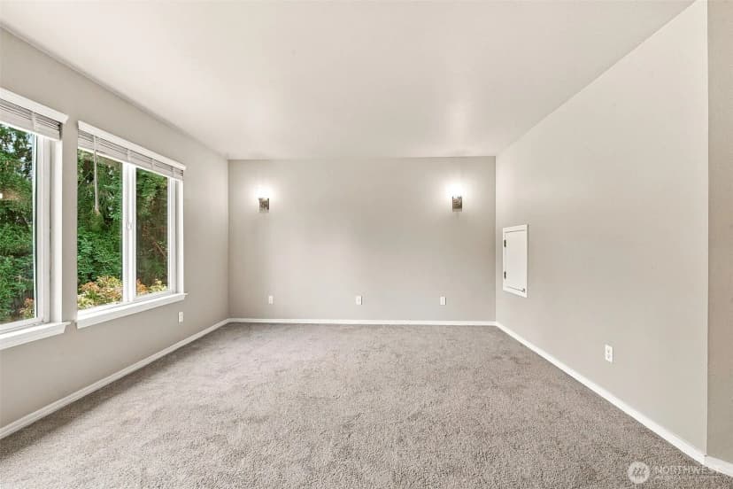 Property photo for 19500 6th Avenue S, Des Moines photo 14