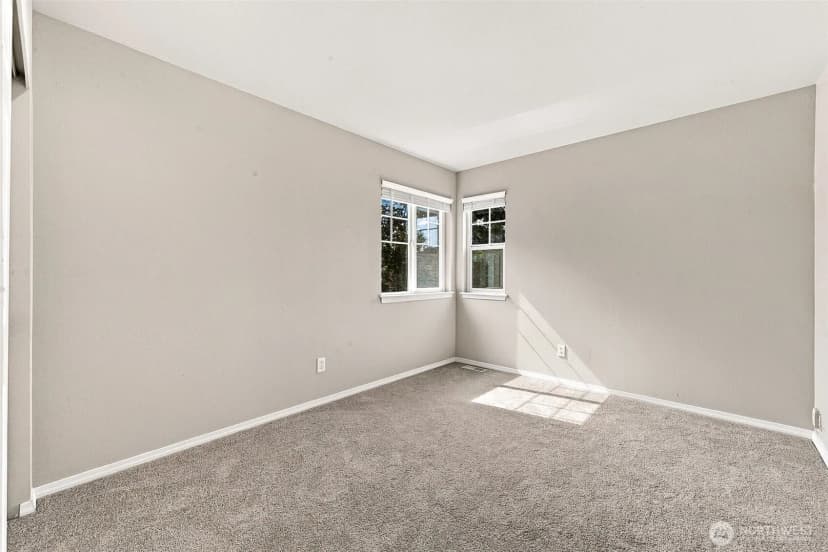 Property photo for 19500 6th Avenue S, Des Moines photo 22