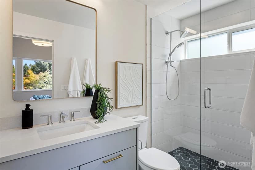 Property photo for 8037 Wallingford Avenue N #c, Seattle photo 20